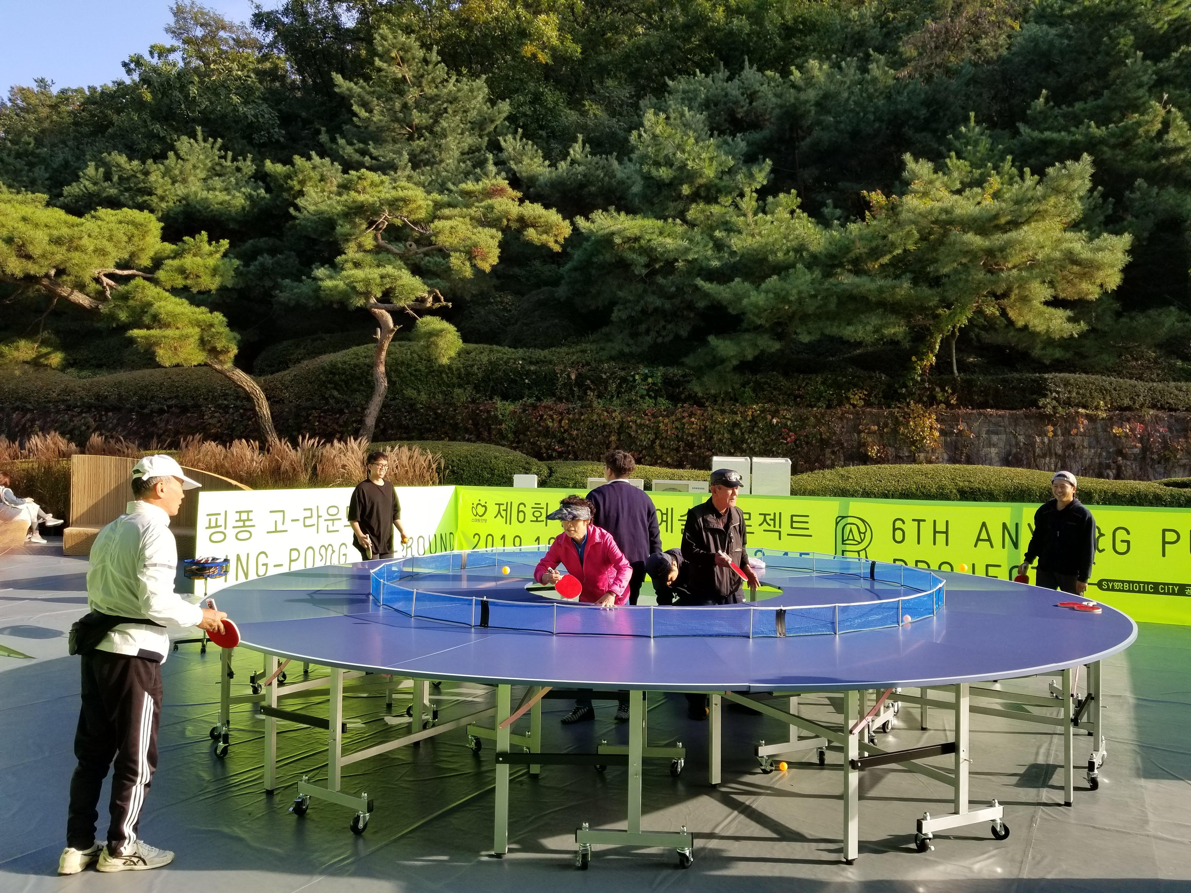 Lee Wen, Ping Pong Go Round (Korea) (2019). Image courtesy of Satoko Lee
