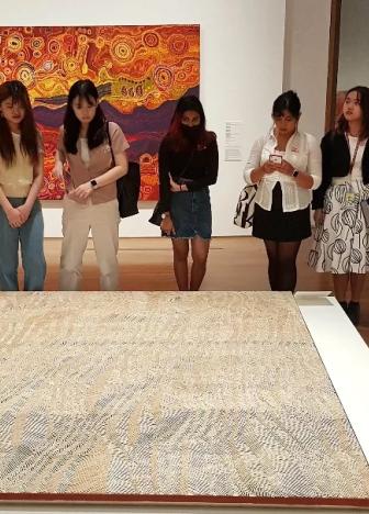 curator-led-tour-for-students-at-national-gallery-singapore-lasalle