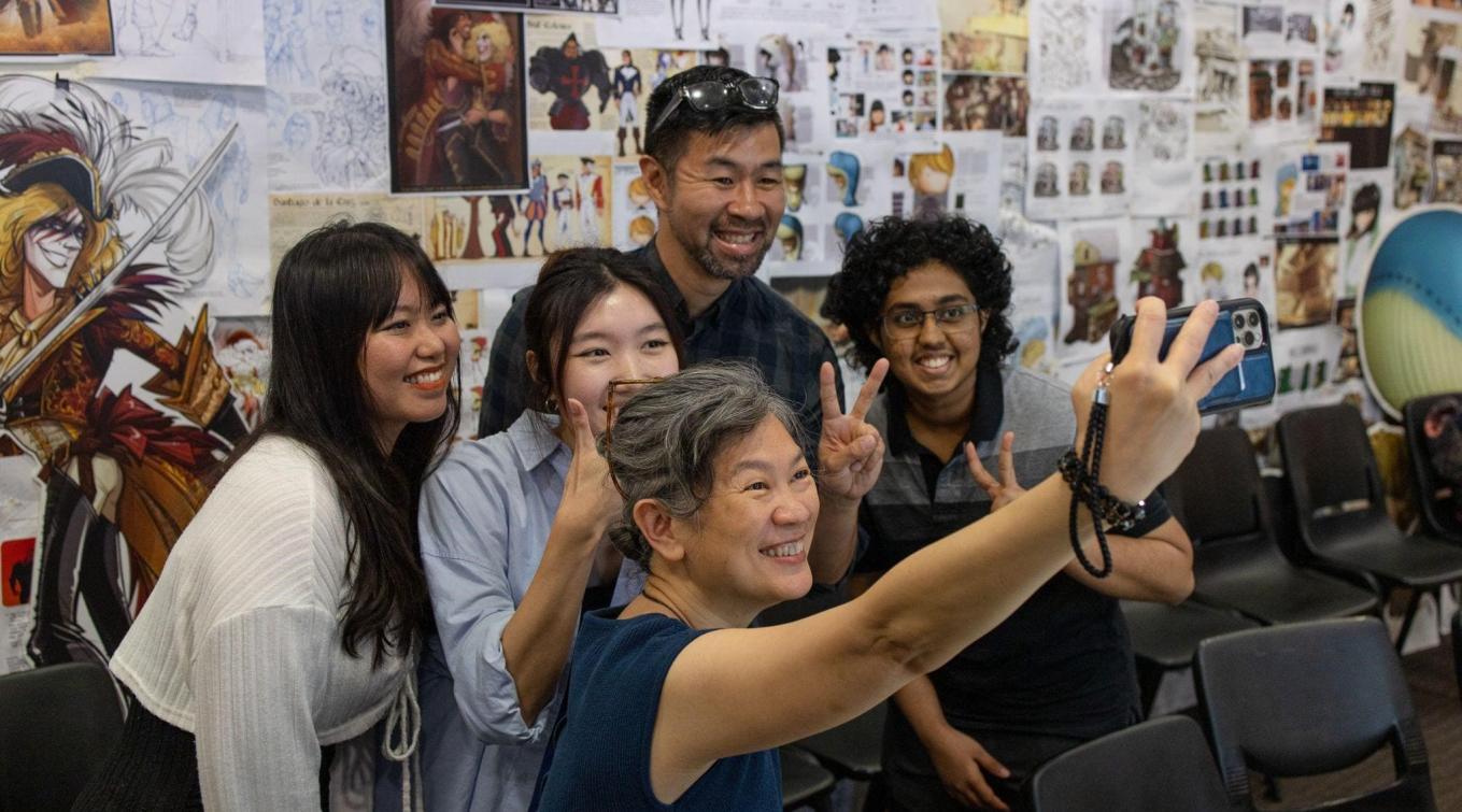 Veteran animator Jeff Hong (back row, third from left) together with BA (Hons) Animation Art students Rene Daniel Lim, Megan Lim Jia Yu and Tansha Surendra (back row from left), as well as lecturer Dr Gan Sheuo Hui.