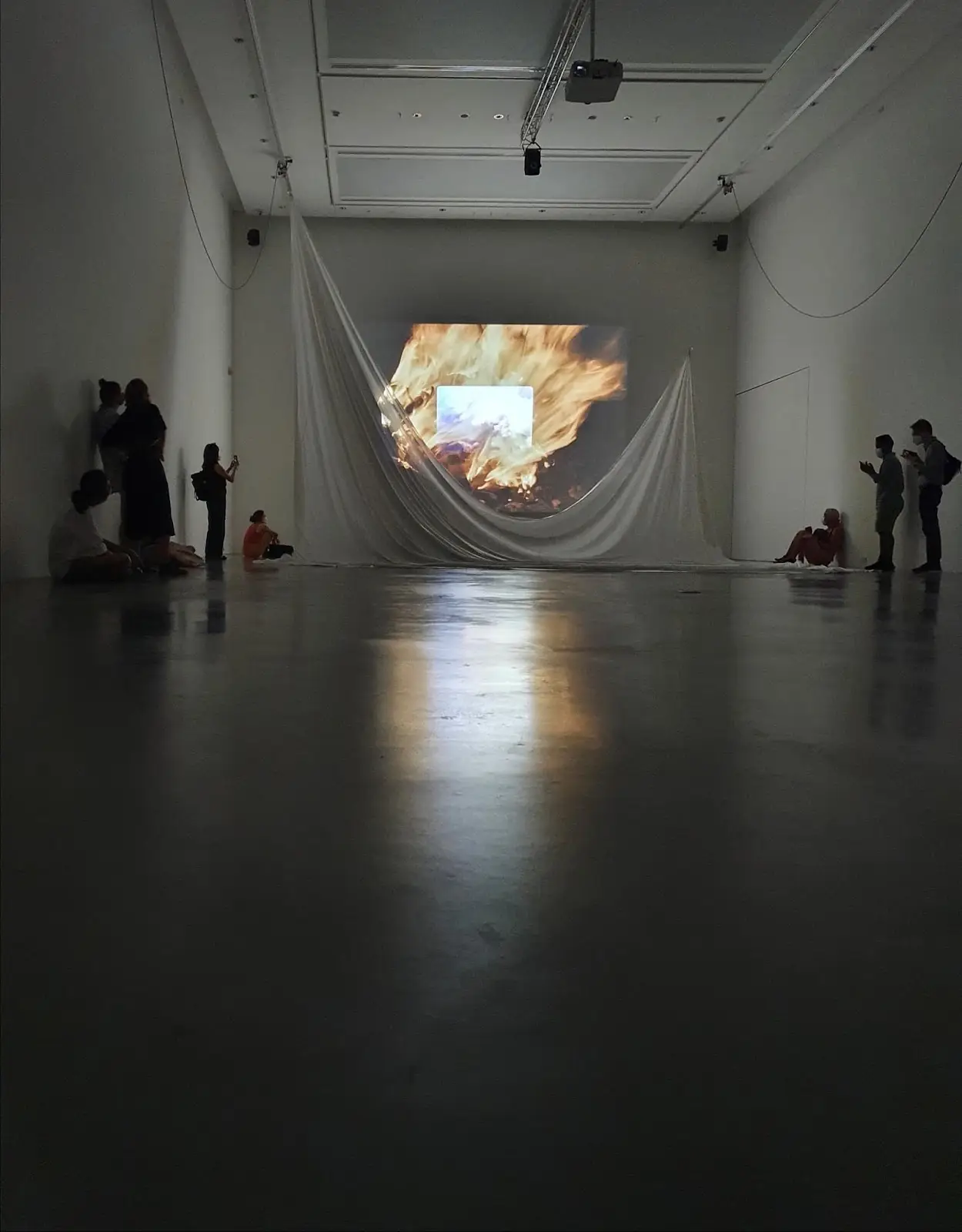 A Conversation with the Sun, Apichatpong Weerasethakul’s immersive, durationally poetic and haunting film installation